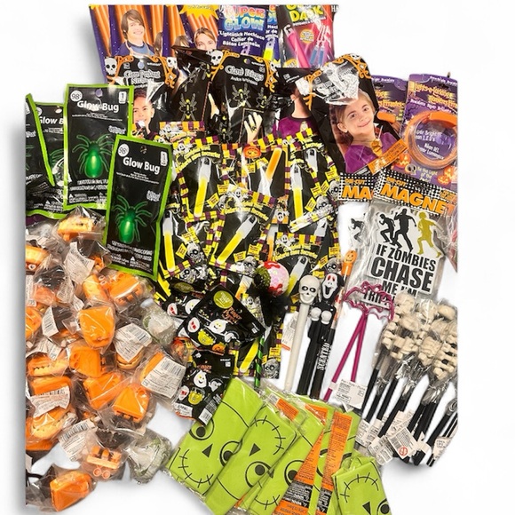 HUGE 307 Piece Halloween Make Your Own Treat Bag Bundle Everything Brand New! - Picture 6 of 16